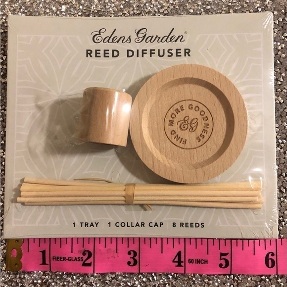 Essential Oil Reed Diffuser - Picture 3 of 4